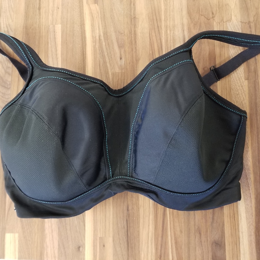 Chantelle 36H sports bra high impact